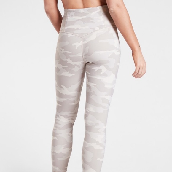 Athleta elation 7/8 Tight - Picture 2 of 5